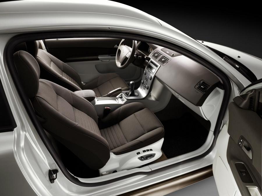  Volvo C30 Design Concept 2006 года  (фото 6 из 22)